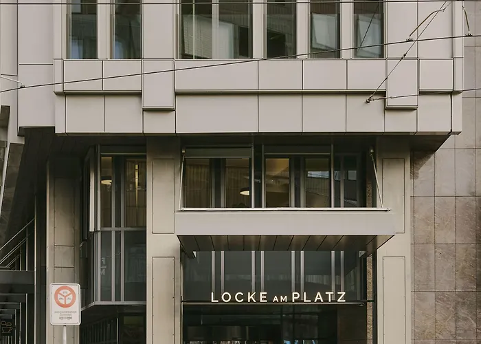 Locke Am Platz 4*