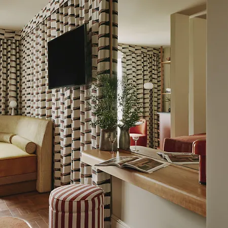 Locke Am Platz מלון