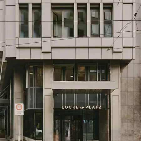 Locke Am Platz 4*